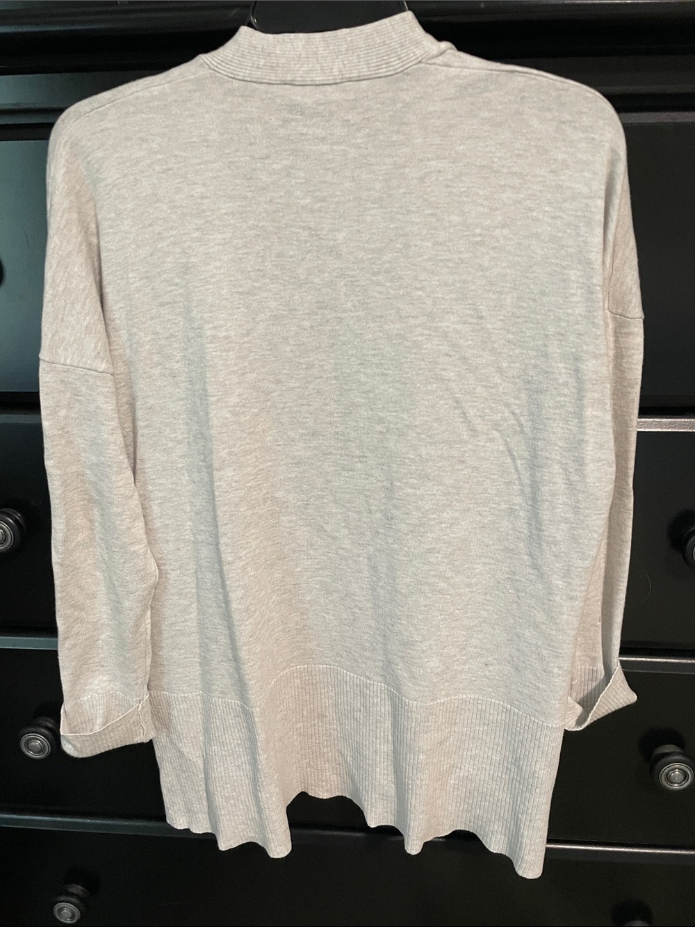 Open-Front Women’s Cardigan Sweater in Light Gray - Picture 2 of 2